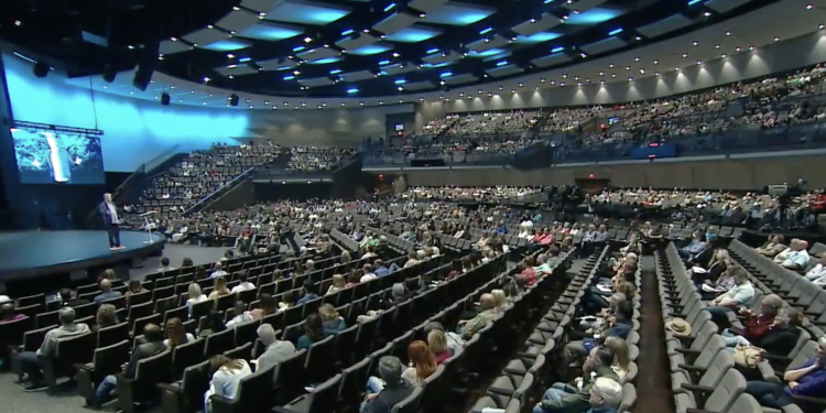 텍사스 대형교회 목사, 미성년자 성추행 혐의로 기소